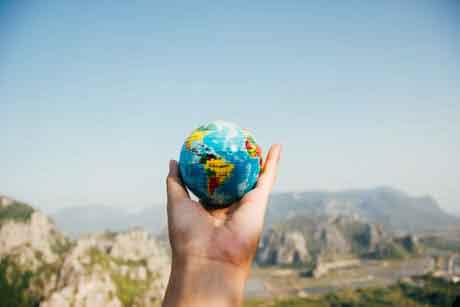 How to make travelling a full-time job?